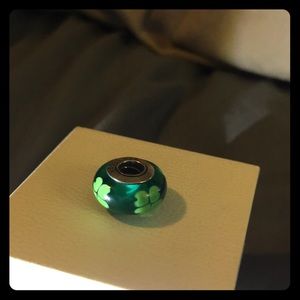 💥Flash Sale💥 Irish Pandora Murano Glass Bead